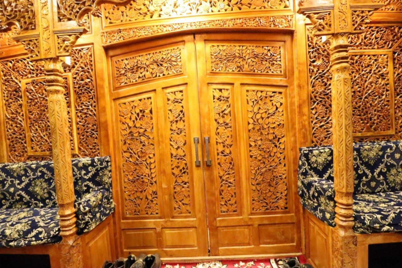 Umbrella Group Of House Boat Hotel Srinagar  Bagian luar foto