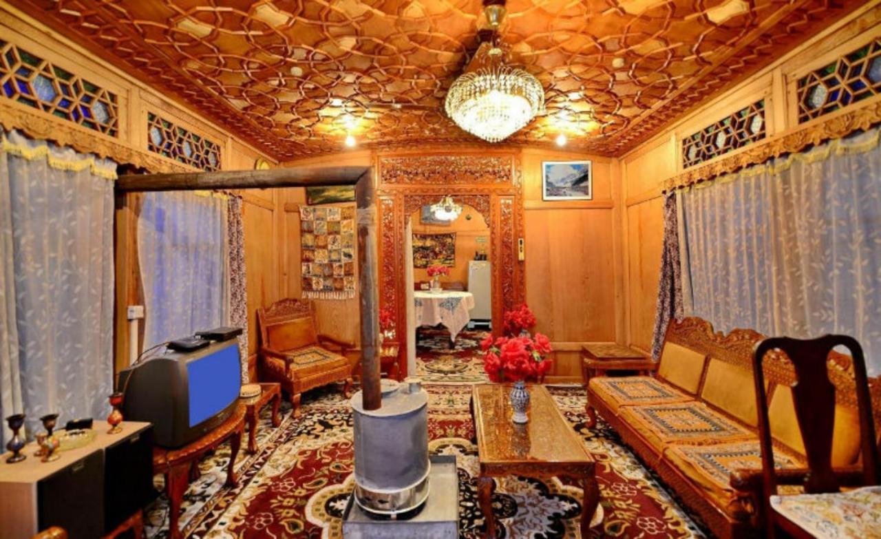 Umbrella Group Of House Boat Hotel Srinagar  Bagian luar foto