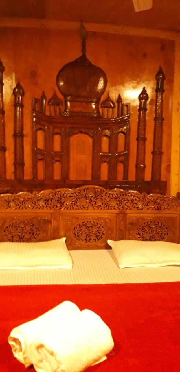 Umbrella Group Of House Boat Hotel Srinagar  Bagian luar foto